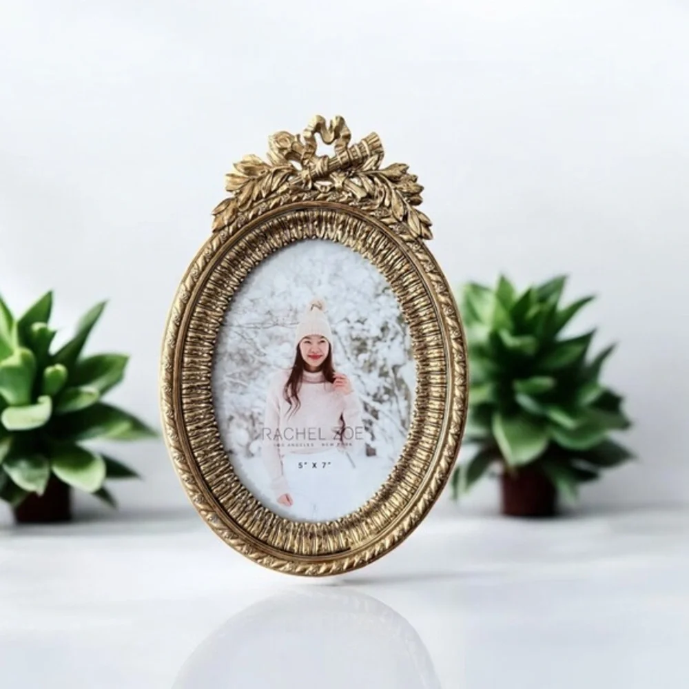 Elegant Gold Oval Picture Frame antique style for 5x7” photo